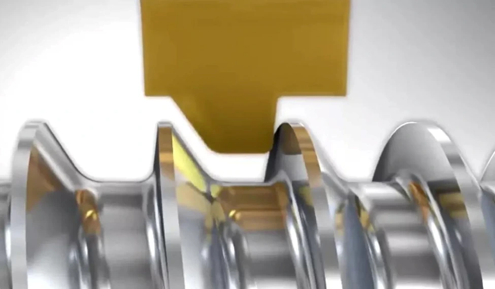 Cutting insert and thread profile detail